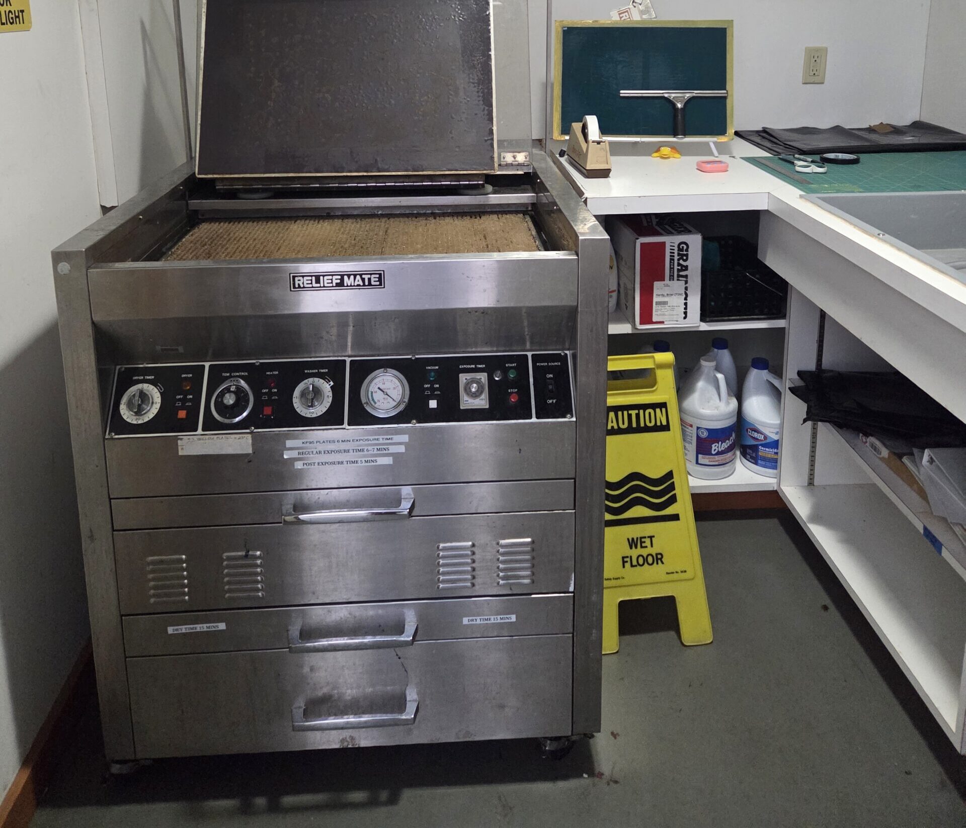 A photo polymer plate maker